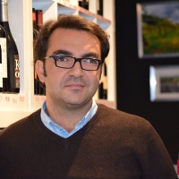 Pedro Ruiz Belda, propietario de la vinoteca Tiza y Flor de Alicante: “En el mundo del vino busco la calidad y la tipicidad porque aborrezco los vinos clónicos”